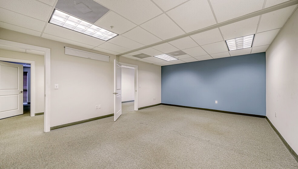More Photos Of 7316-7320 Delainey Ct E, Sarasota Office Residential For Sale