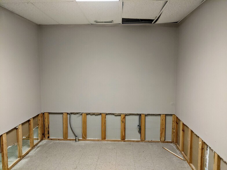 More Photos Of 437 Fern St, Jackson Office For Lease