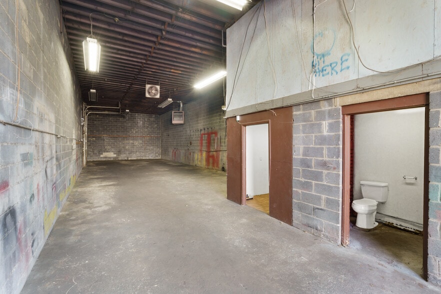 More Photos Of 72 Illinois Ave, Paterson Warehouse For Sale