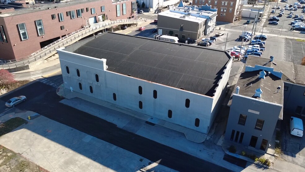 More Photos Of 225 N High St, Muncie Office For Sale