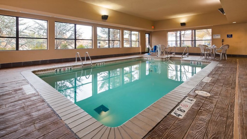 More Photos Of 1525 N Milt Phillips Ave, Seminole Hotel For Sale