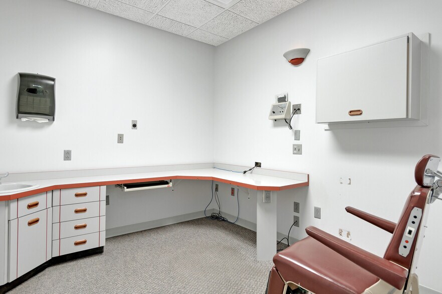 More Photos Of 3120 Collins Ferry Rd, Morgantown Medical For Sale