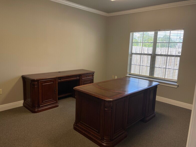 More Photos Of 14635 S Harrell's Ferry Rd, Baton Rouge Office For Sale