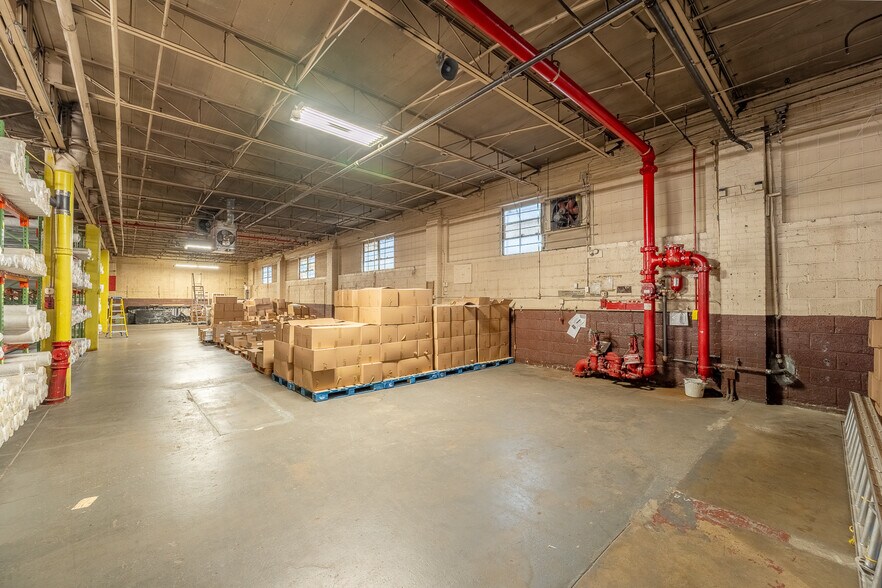 More Photos Of 8950 127th St, Richmond Hill Warehouse For Sale