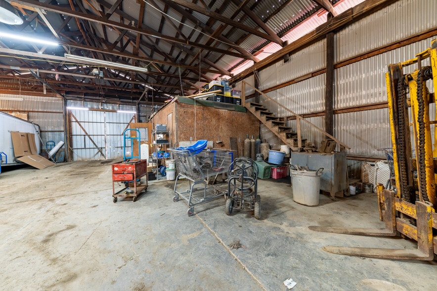 More Photos Of 708 Hawk hwy, Lost Creek Warehouse For Sale