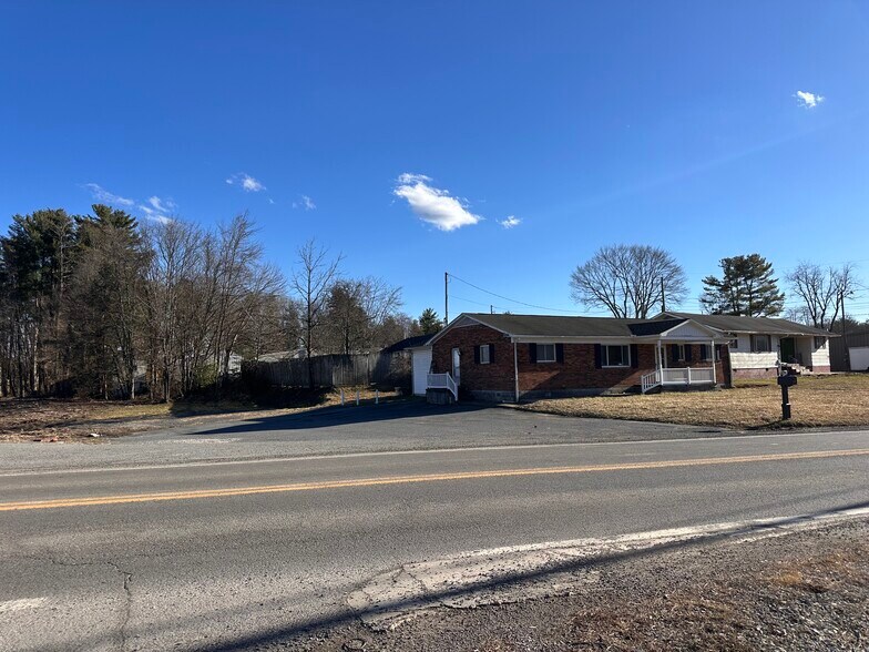 More Photos Of 346 Rural Acres Dr, Beckley Showroom For Sale