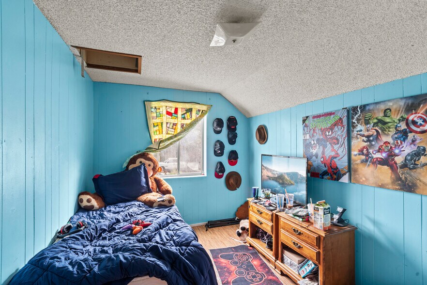 More Photos Of 120 S Hussey Ave, Cave Junction Specialty For Sale