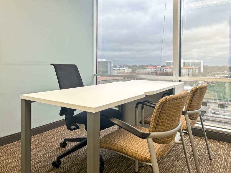 More Photos Of 1 W Court Sq, Decatur Office For Lease