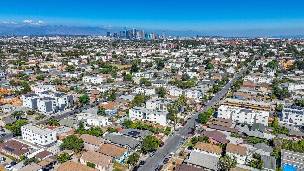 More Photos Of 1597 W 37th St, Los Angeles Apartments For Sale