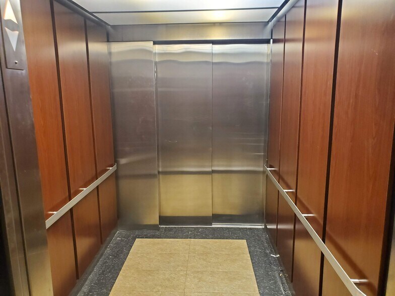 More Photos Of 3550 N Federal Hwy, Fort Lauderdale Freestanding For Lease