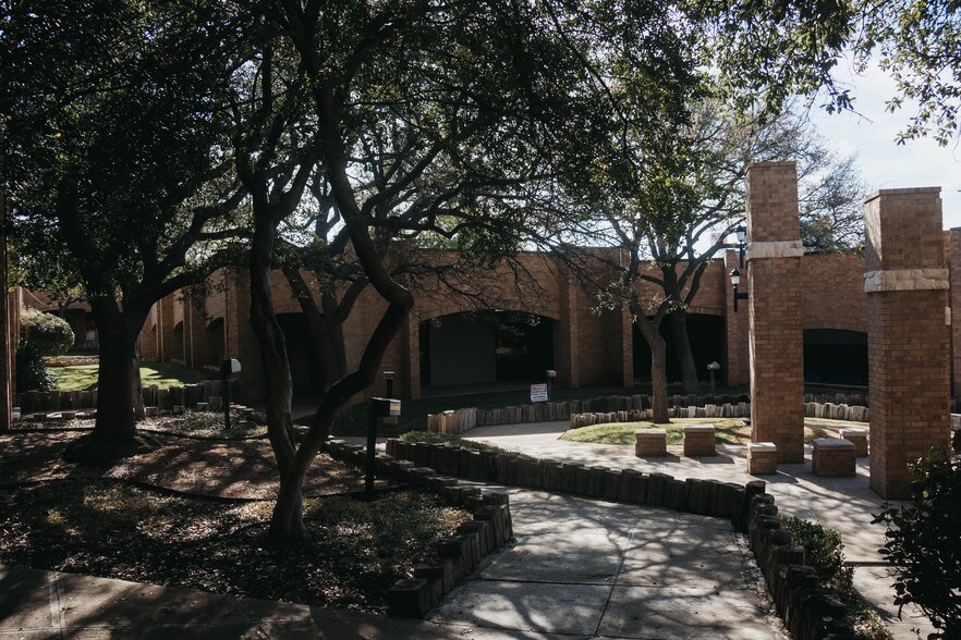 More Photos Of 1619 S Kentucky St, Amarillo Unknown For Lease