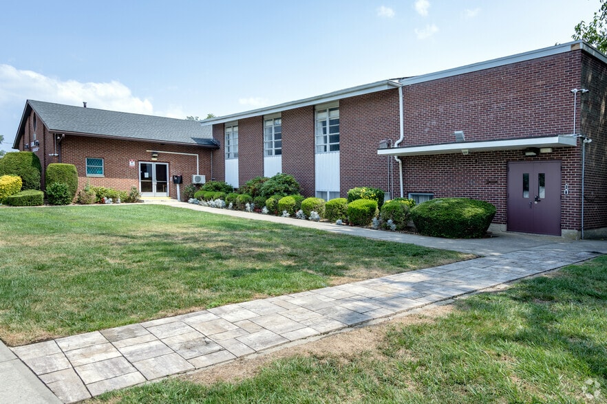 Primary Photo Of 343 Jerusalem Ave, Hicksville Religious Facility For Sale