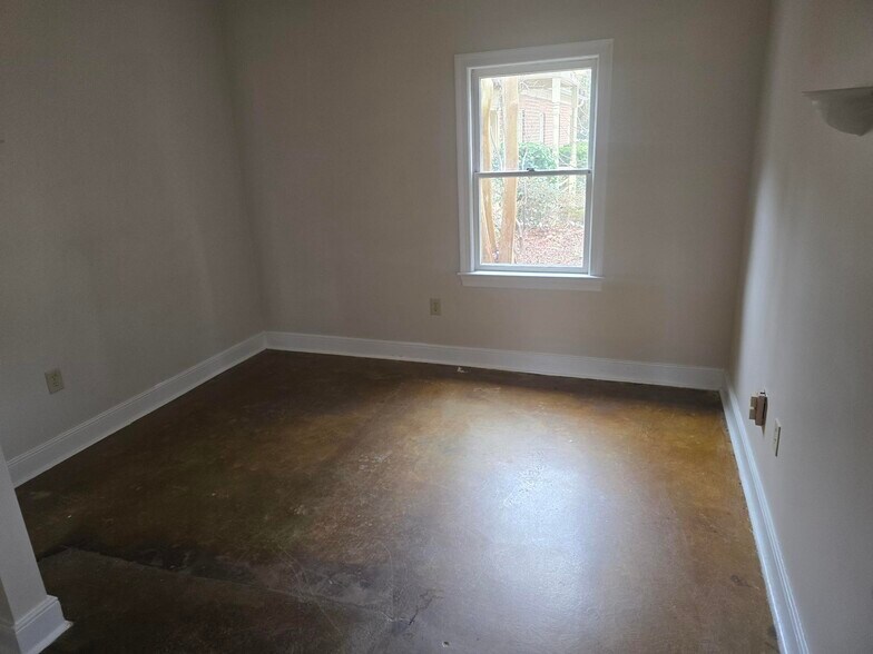 More Photos Of 3202 Old Chapel Hill Rd, Durham Flex For Lease