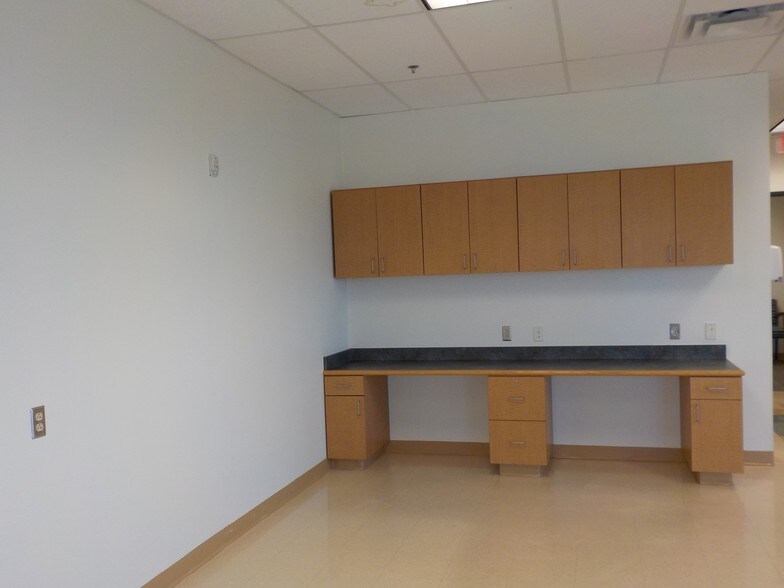 More Photos Of 5700 N Exp 77/83, Brownsville Medical For Lease
