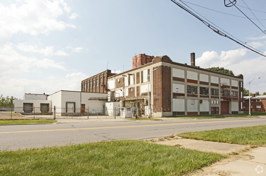 Primary Photo Of 14707 Dexter Ave, Detroit Warehouse For Sale