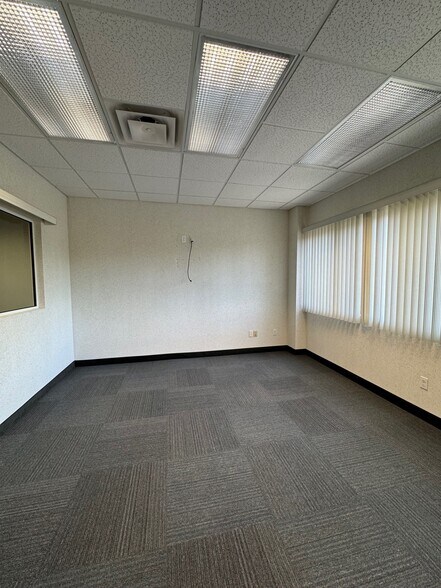 More Photos Of 6325 Cochran Rd, Solon Office For Sale