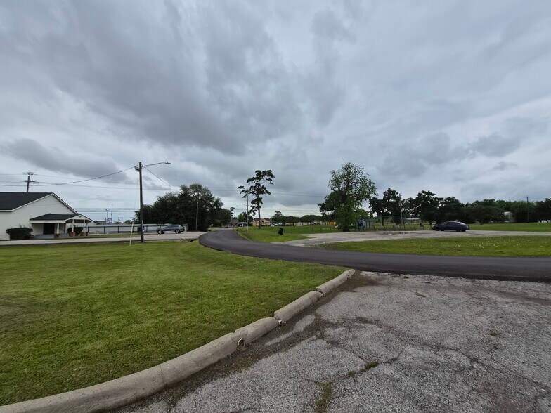 More Photos Of 1221 Dewey St, Houston Specialty For Sale