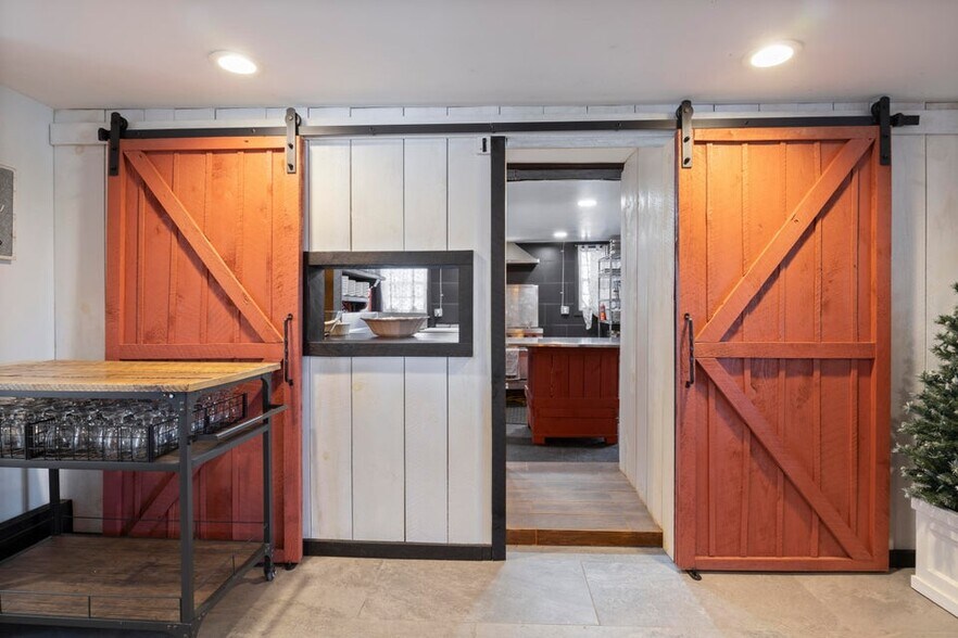 More Photos Of 245 Arundel Rd, Kennebunkport Lodge Meeting Hall For Sale