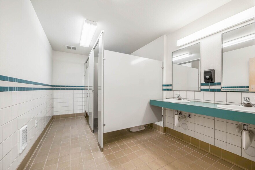 More Photos Of 705 9th St, Florence Medical For Lease