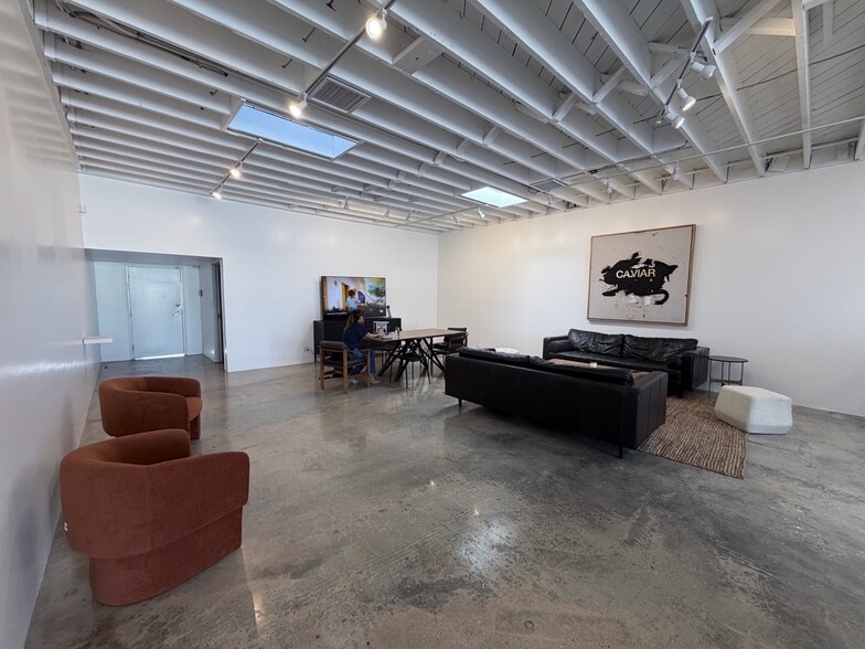 More Photos Of 720 Lincoln Blvd, Venice Office For Lease