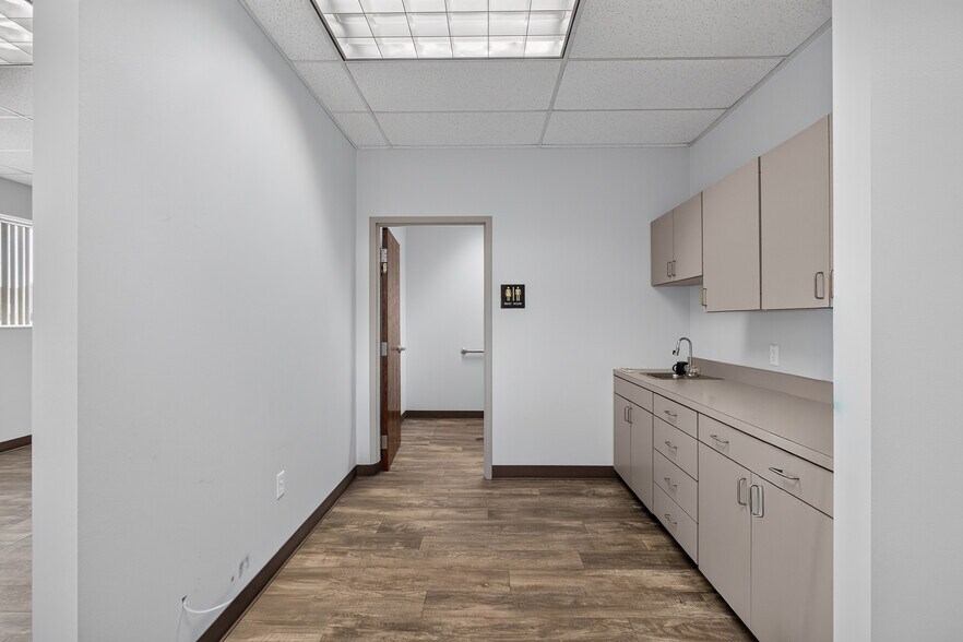 More Photos Of 4480 Ray Boll Blvd, Columbus Warehouse For Lease