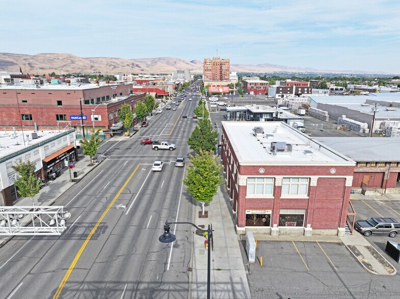More Photos Of 104 W Yakima Ave, Yakima General Retail For Lease