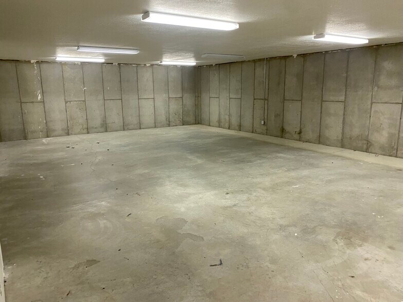 More Photos Of 327 W Gordon Ave, Layton Office For Sale