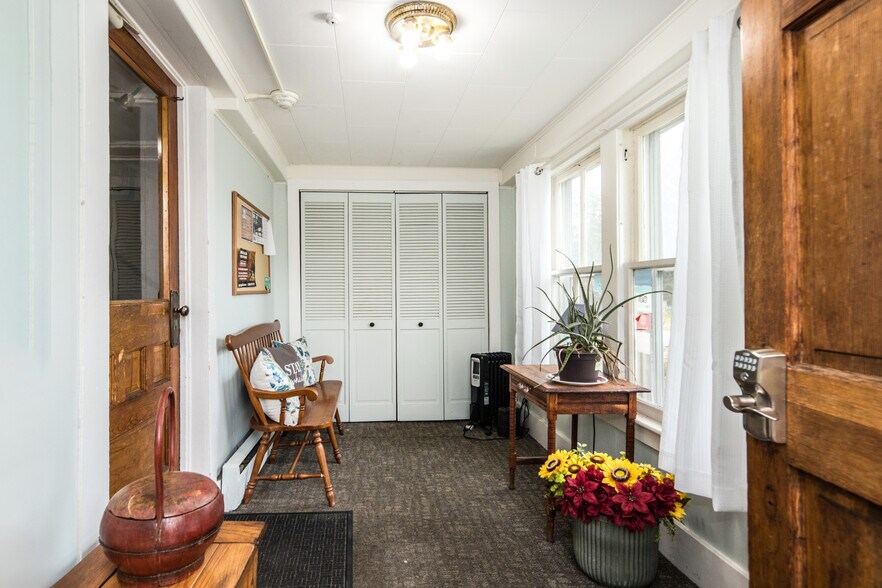 More Photos Of 78 Cream Hill Rd, Mendon Hospitality For Sale