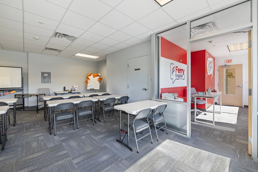 More Photos Of 251-255 Andover St, Peabody Storefront For Lease