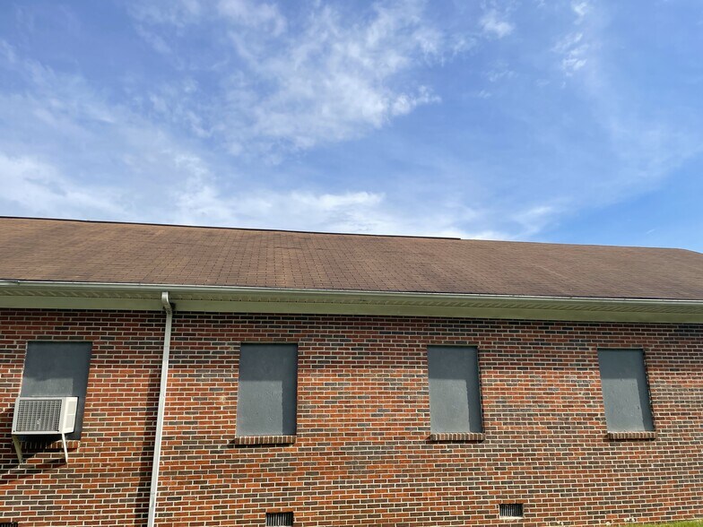 More Photos Of 203 Henderson St, Richlands Flex For Sale