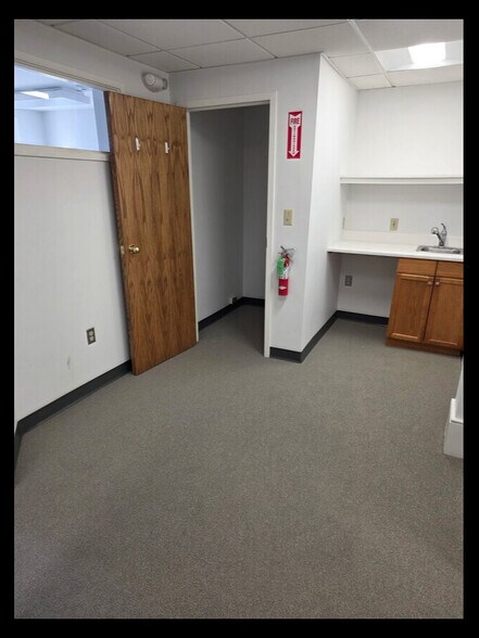 More Photos Of 27 Main St, Concord Storefront Retail Office For Lease
