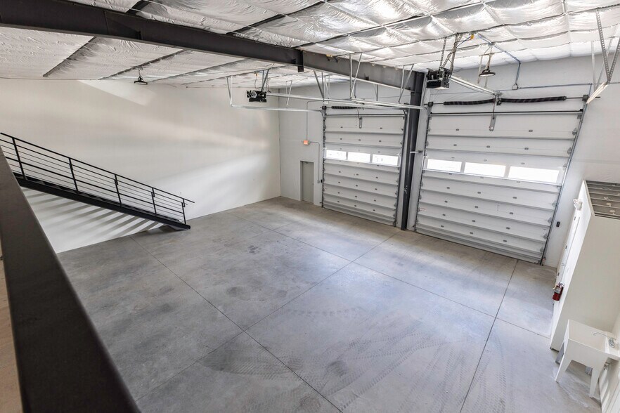 More Photos Of 11089 N US Highway 301, Oxford Light Manufacturing For Lease