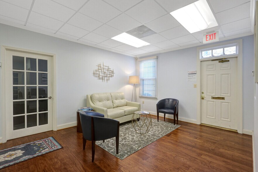 More Photos Of 10474 Armstrong St, Fairfax Medical For Sale