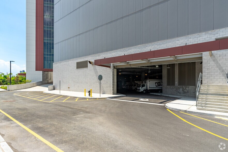 More Photos Of 2890 Review Ave, Long Island City Warehouse For Lease