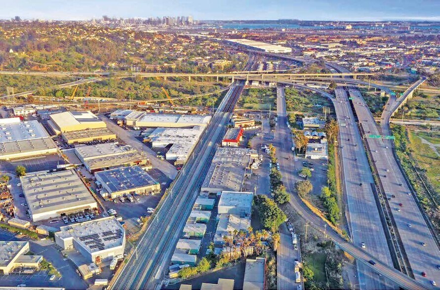More Photos Of 4941 Pacific Hwy, San Diego Warehouse For Lease