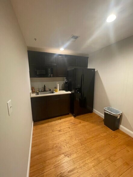 More Photos Of 120 N Laurens St, Greenville Office For Lease