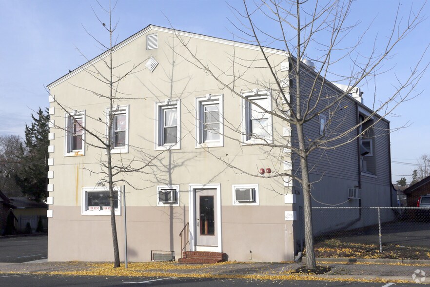 More Photos Of 326 S Main St, Manville Storefront Retail Residential For Lease