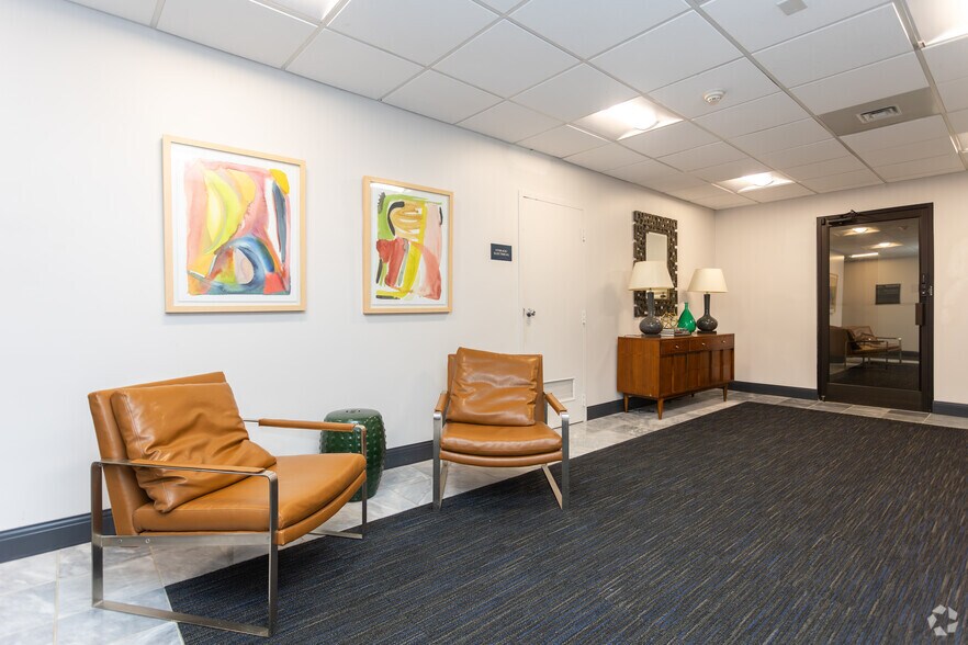 More Photos Of 4530 Park Rd, Charlotte Office For Lease