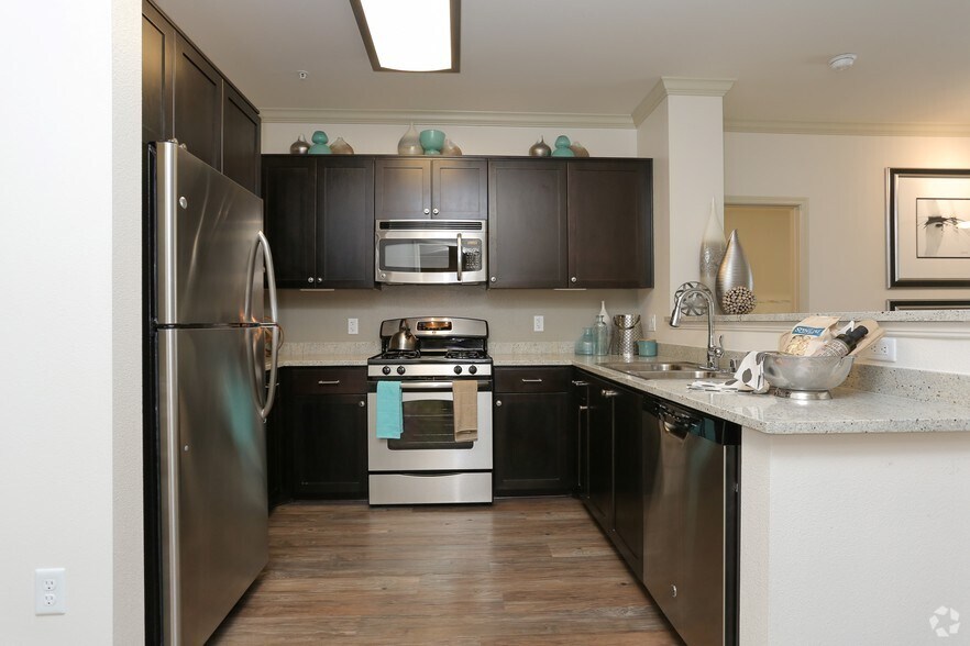 More Photos Of 9400 Corbin Ave, Northridge Apartments For Lease