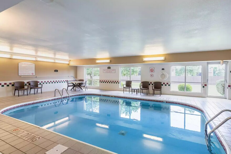 More Photos Of 9010 E 71st St, Tulsa Hotel For Sale