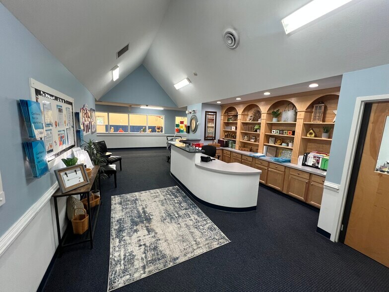 More Photos Of 62 Capital Dr, Warsaw Office For Sale