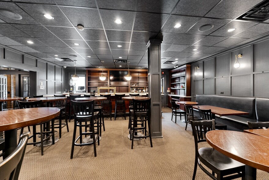 More Photos Of 135 Cooper St, Agawam Specialty For Sale