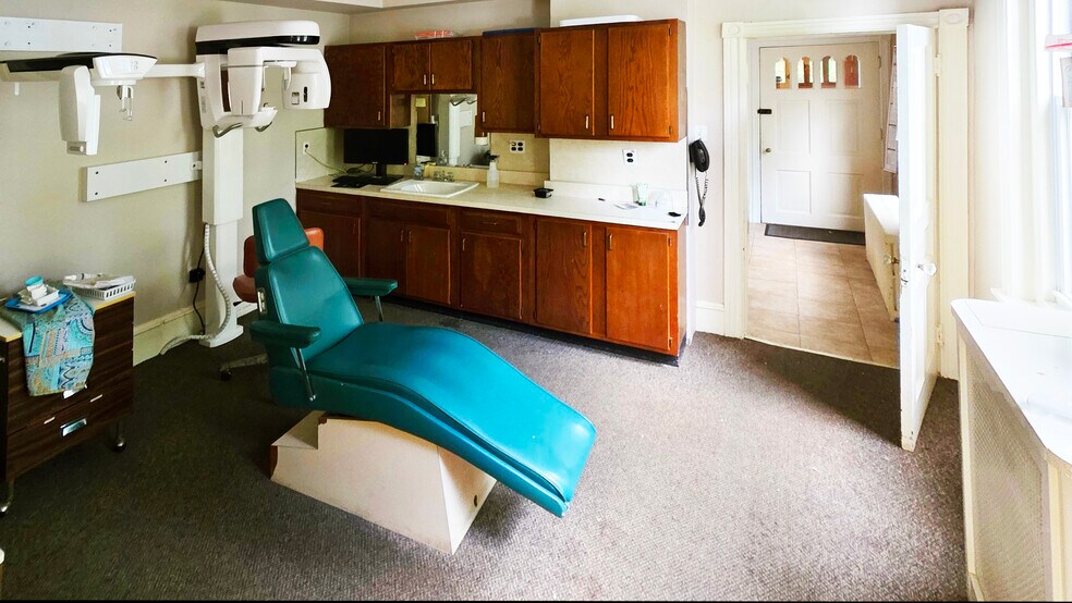 More Photos Of 5912 Ridge Ave, Philadelphia Medical For Lease