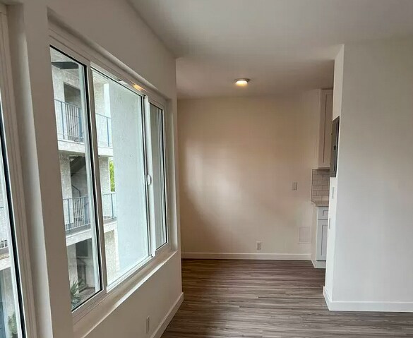 More Photos Of 14317 Haynes St, Van Nuys Apartments For Sale