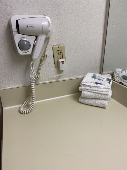 More Photos Of 3815 21st St, Lubbock Hotel For Sale