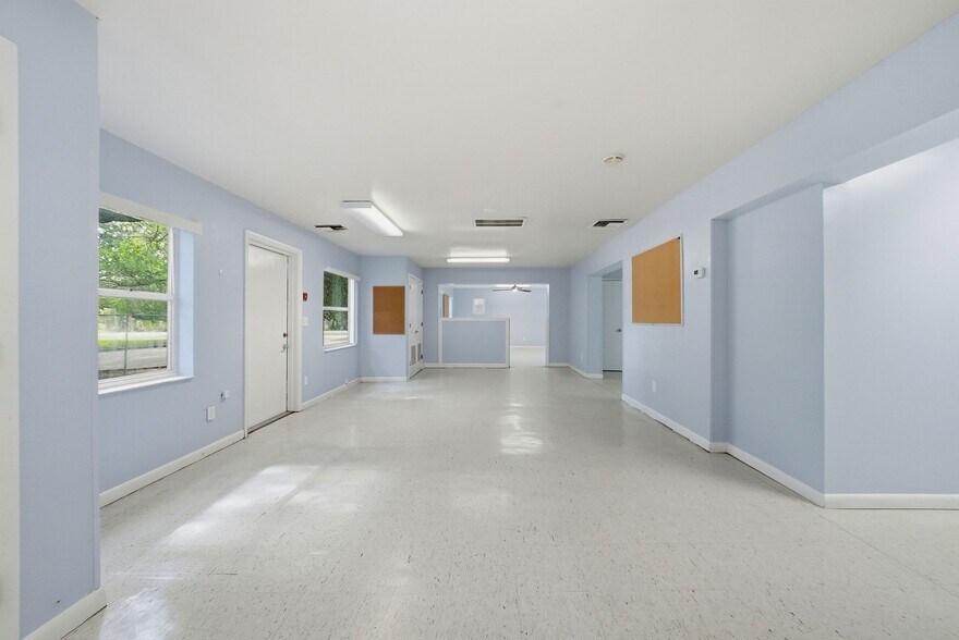 More Photos Of 2886 Whitney Rd, Clearwater Storefront Retail Residential For Sale