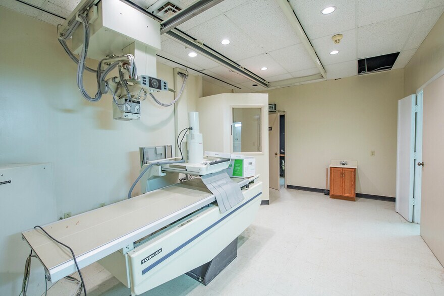 More Photos Of 493 Main St, Warsaw Medical For Sale