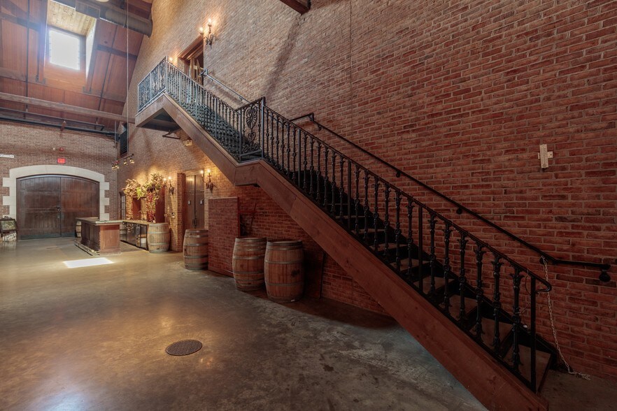 More Photos Of 2000 Champagne Blvd, Grapevine Specialty For Sale