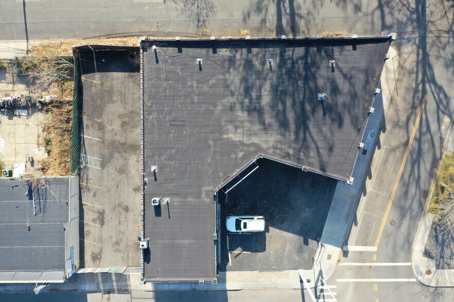 More Photos Of 560 Sunrise Hwy, Baldwin Auto Repair For Lease