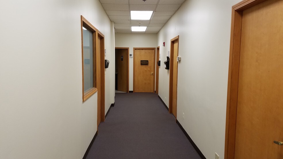 More Photos Of 850 W Bartlett Rd, Bartlett Medical For Sale